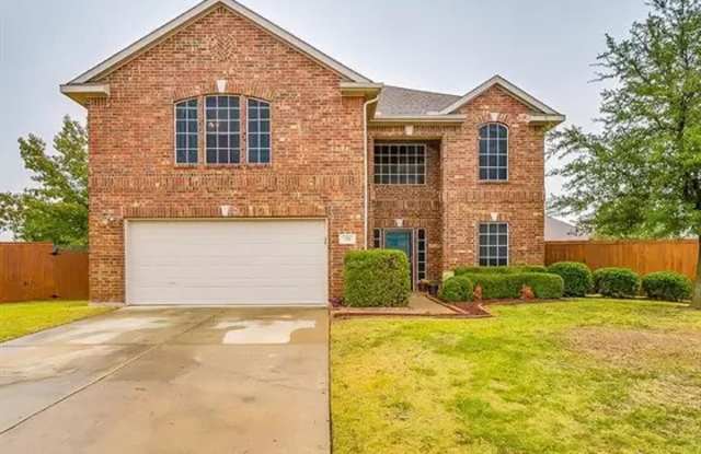 321 Oxford Ct - 321 Oxford Court, Roanoke, TX 76262