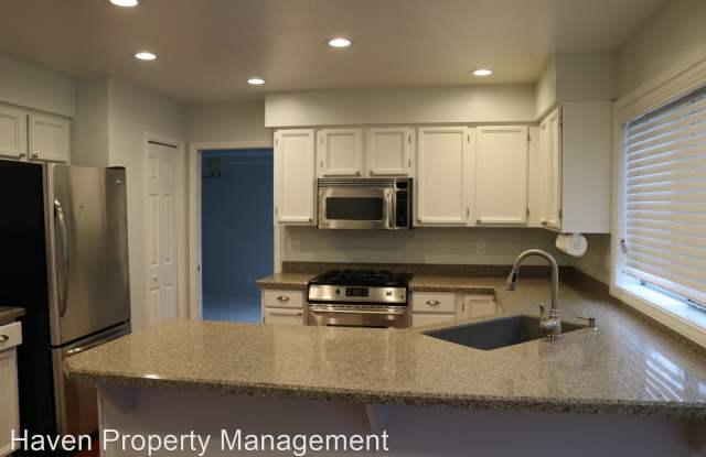 9904 242nd Pl SW Gallery 3