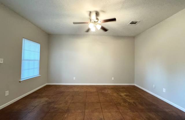 3B/2B Duplex Available in Lebleu Settlement Gallery 3