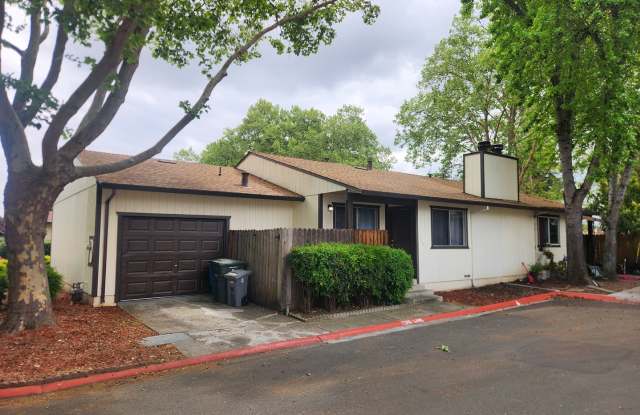 Charming 2-bedroom, 2- bathroom home in park like setting close to downtown Santa Rosa photos photos