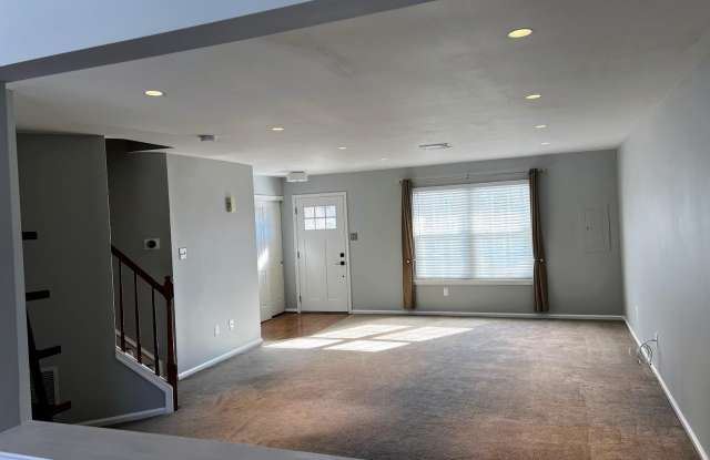 1139 PIN OAK Drive Gallery 2