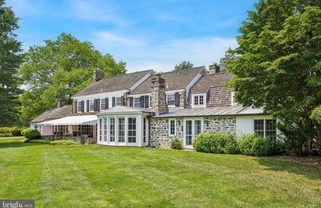 1024 N SPRING MILL ROAD photos photos