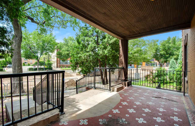 2723 Hennepin Avenue S Gallery 2