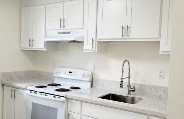 Available July 1, 2026 | A 3 Bedroom, 2.5 bath Townhouse with 2 parking stalls in Hokuala Hale photos photos