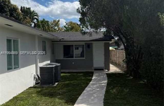 7312 SW 22nd St MIAMI, FL 33155 photos photos