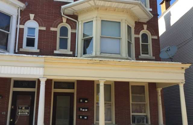Available Now! West End of Town! Close to transportation, parks, and many amenities! - 729 West Poplar Street, York, PA 17401