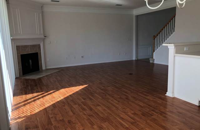 3068- 11068 Castlemain Circle E Gallery 3