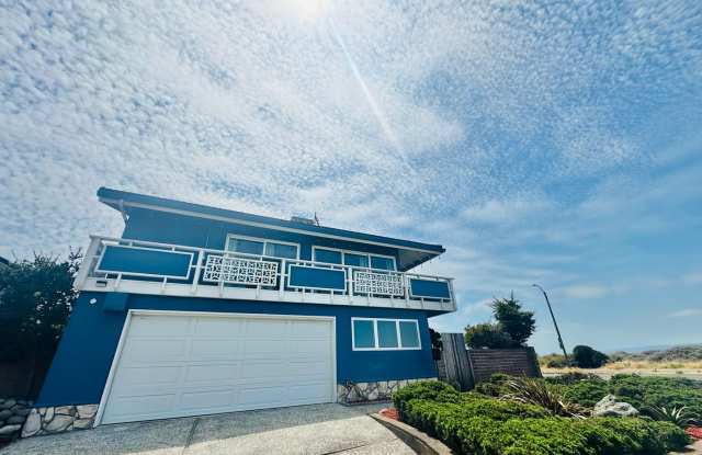 Incredible Luxury Beach House with Views, Steps to the Ocean in Alameda photos photos