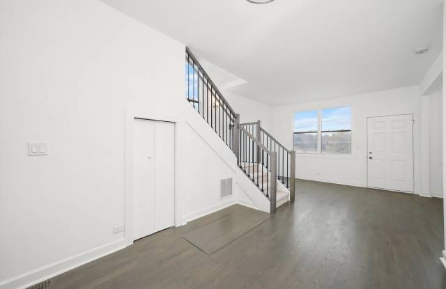9771 W 143rd Street Gallery 3