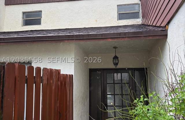 1403 White Pine Dr Gallery 1