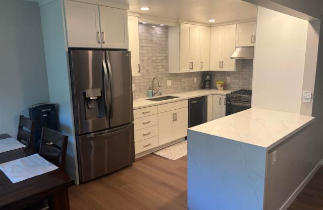 Capitola Knolls, Remodeled 3bd. 1.5ba two-level townhome photos photos
