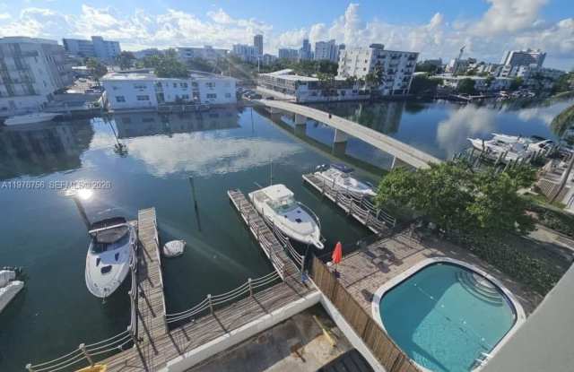 8101 Crespi Blvd photos photos