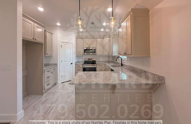 Siloam Springs- Single-Family Home- Sought-After Huntley Plan! | Short & Long-Term Options Available- Contact us for Details! Gallery 4
