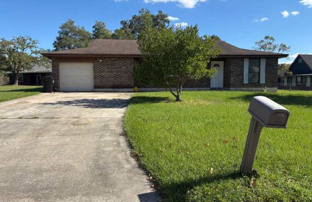 Freshly updated and ready for new tenants! photos photos