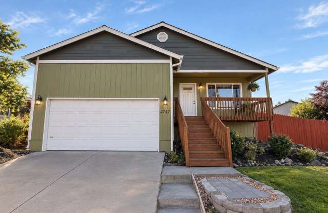 GORGEOUS MODERN LIVING IN NE BEND!!! Gallery 1