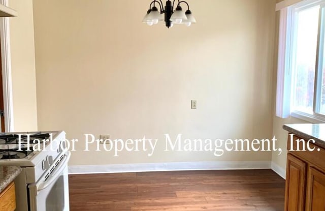 663 West 39th Street - 663 West 39th Street, Los Angeles, CA 90037