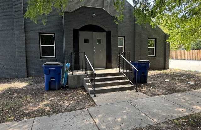 Beautiful 3 Bedroom, 2 Bathroom Quadplex Near Downtown Wichita – Modern Amenities & Pet Friendly! Gallery 1