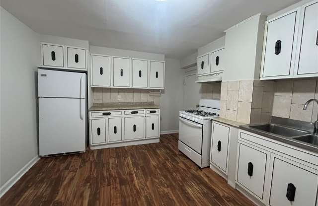 144 Waverly Street unit: 2 photos photos