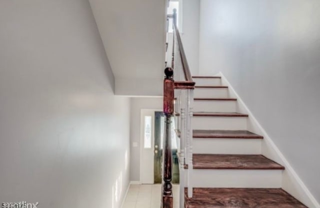 421 Livingston St 2 flr - 421 Livingston Street, Elizabeth, NJ 07206
