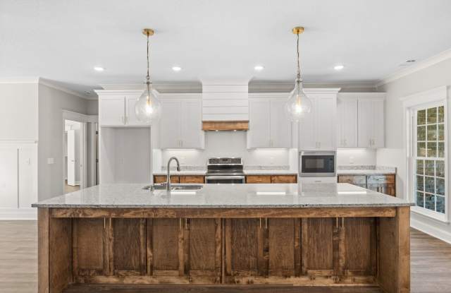 1253 East Hampton Dr Gallery 3