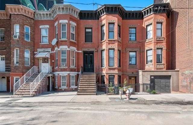 22 COTTAGE ST photos photos