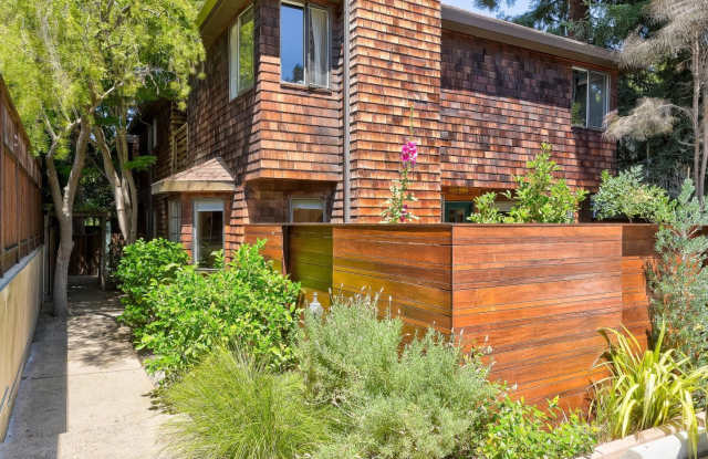 167 Bryant ST - 167 Bryant Street, Palo Alto, CA 94301