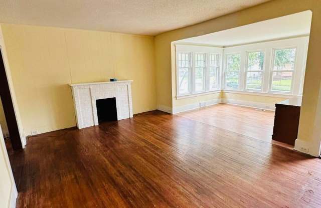 156 Lisbon Ave photos photos