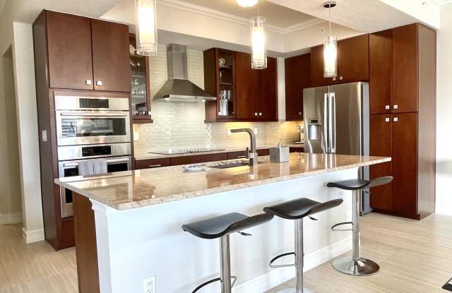 431 Bay Colony Drive N Gallery 4