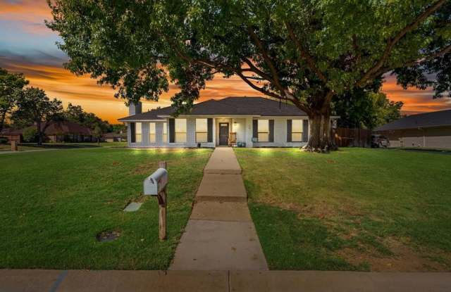 301 Greenleaf Street Gallery 2