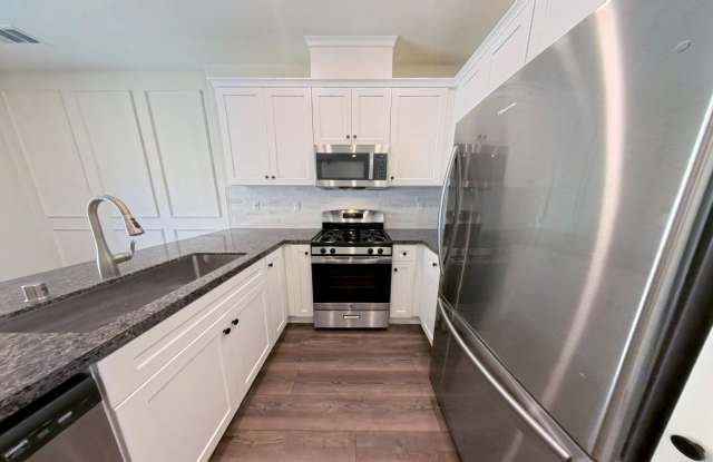 24122 Tuscany Ave, #2003, Murrieta, CA | ✨ Stunning Newer Murrieta Townhome with Modern Finishes & 2-Car Garage! Gallery 4