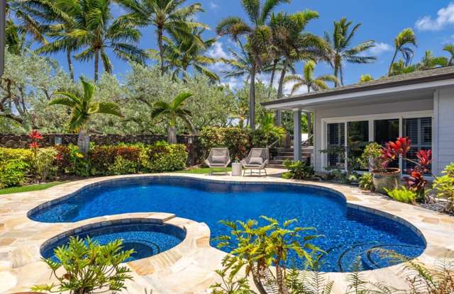 Kailua Beach House by Gather: Private Retreat w/ Pool & Gourmet Kitchen Gallery 3