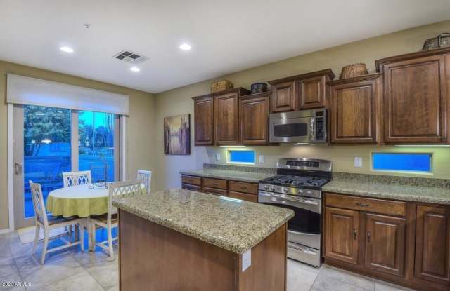 13039 W RED FOX Road Gallery 3