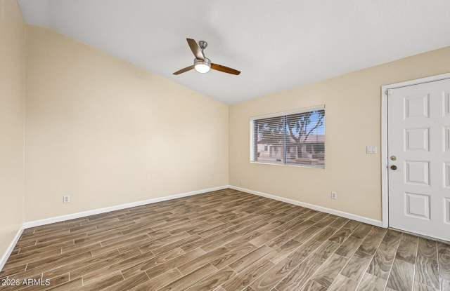 Charming remodeled 2 bedroom , 2 bath townhome in Tempe Gallery 4