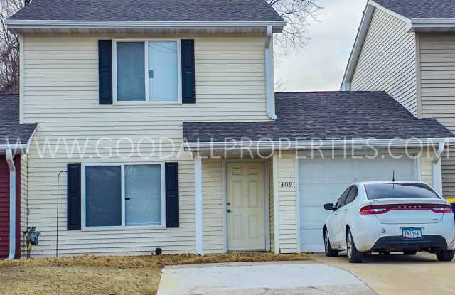 Wonderful 3 Bedroom Townhome in Van Meter!! photos photos