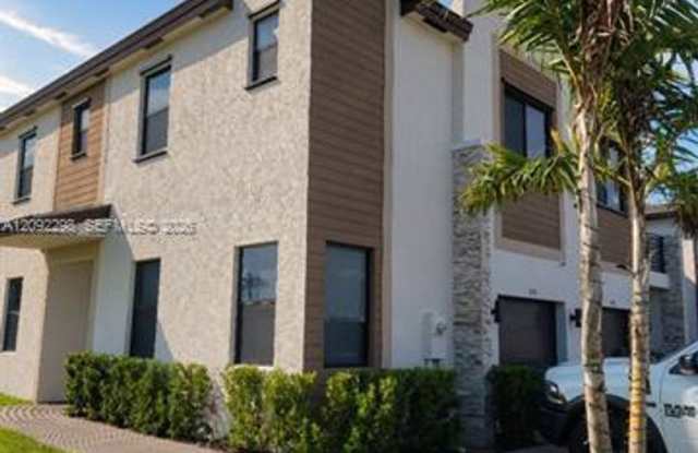 796 NE 208th Lane th 796, Miami Gardens, FL 33179 Gallery 3