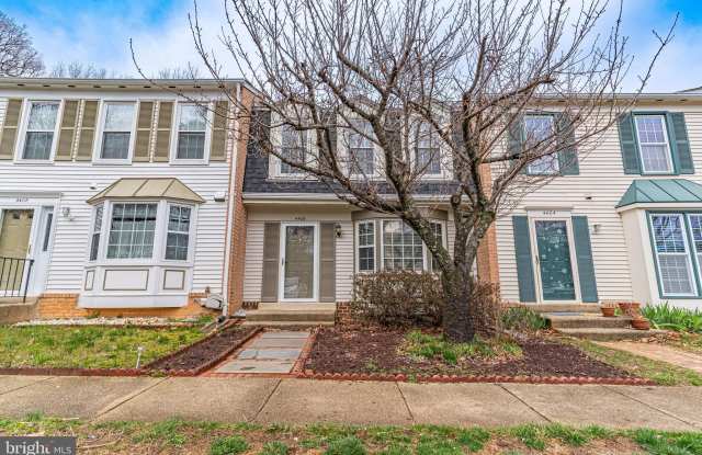 4406 CHURCHMAN Court - 4406 Churchman Court, Rose Hill, VA 22310