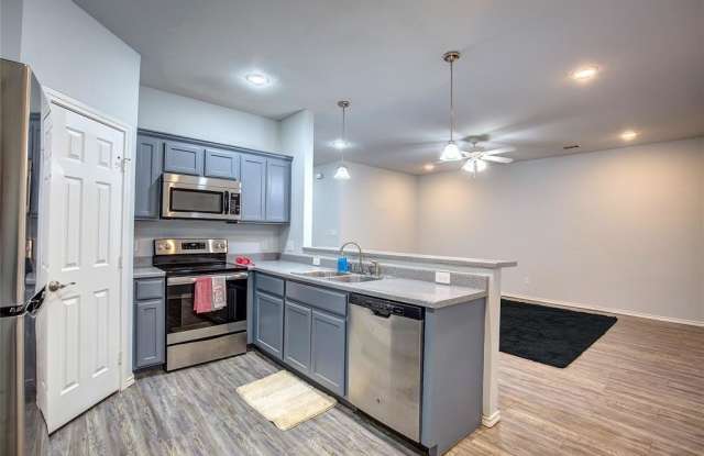 1721 Division Street - 1721 Division Street, Commerce, TX 75428