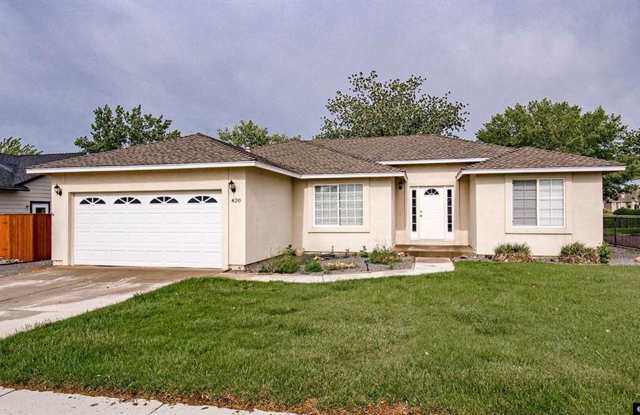 3 Bedroom, 2 Bathroom Home in Fernley photos photos