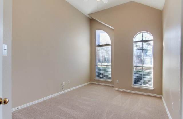 2800 Bur Oak Drive Gallery 4