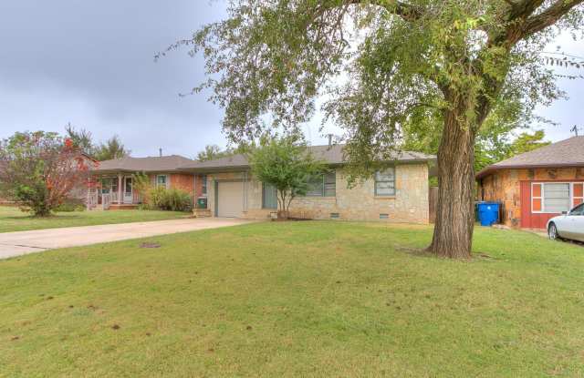 Beautiful updated home in The Village - 2 bed 1 bath Gallery 3