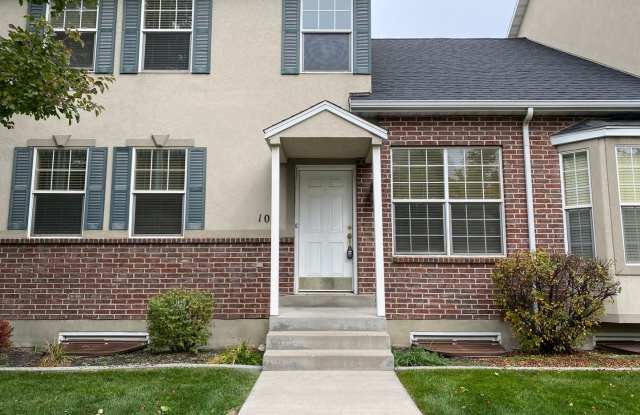 Half Price 1st Month! Beautiful 4 Bedroom 3.5 Bathroom Town Home In Logan photos photos