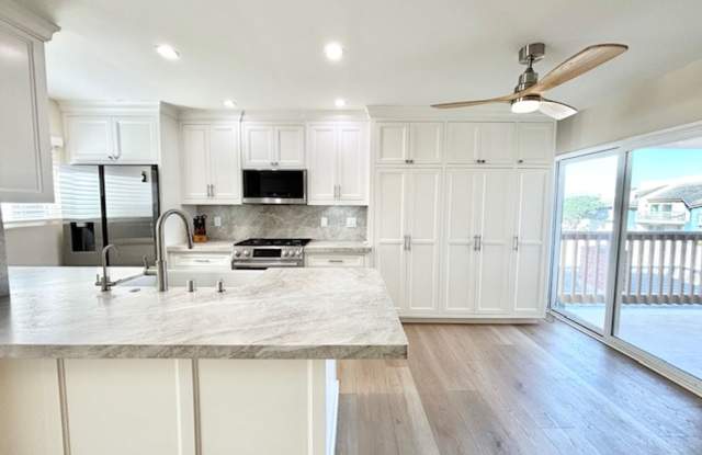 Oxnard | Hollywood Beach | 3 Bed + 2 Bath | Newly Renovated | Unfurnished | Rootop Deck | 3725 Sunset Ln photos photos