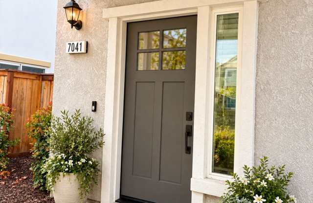 7041 Santa Venetia Place Gallery 1