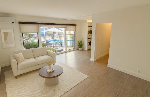 Live in one of the best locations in Los Angeles - Hollywood Hills photos photos