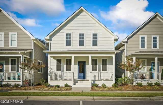 285 Manning Square photos photos