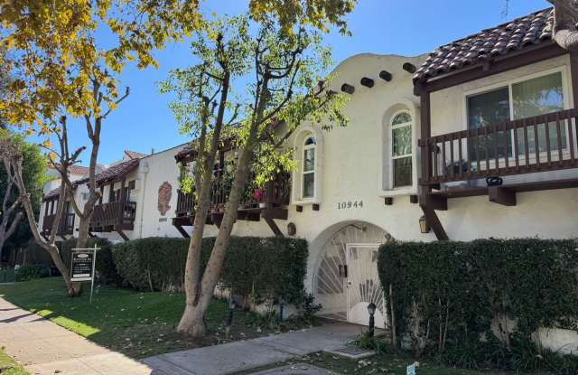 10944 Bluffside Drive photos photos