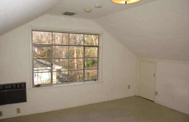 38 Davie Circle Gallery 4