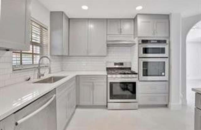 2410 NW 137th Terrace, Sunrise, FL 33323 - 5338 photos photos