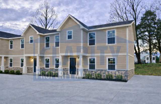 The Crossing on 17th photos photos