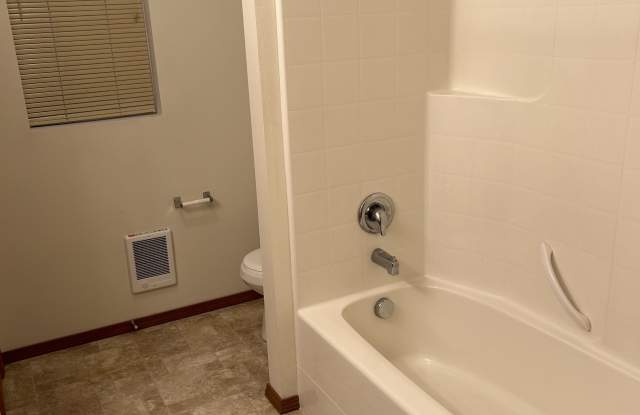 4523 North Sullivan Road - B Gallery 2